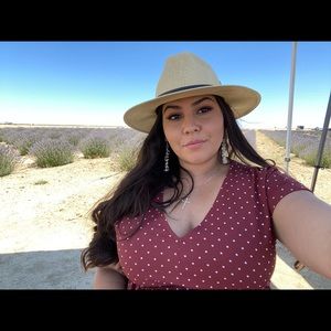 Meet your Posher, Elizabeth